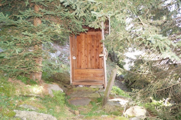 Tröbacheralm Hütte - Plumpsklo