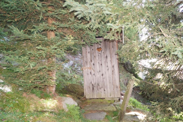 Tröbacheralm Hütte - Plumpsklo