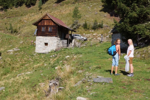 Tröbacheralm Hütte mit Kindern