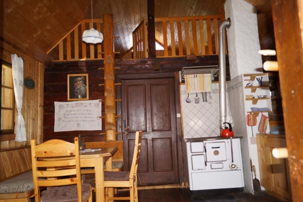 Tröbacheralm Hütte - Wohnküche